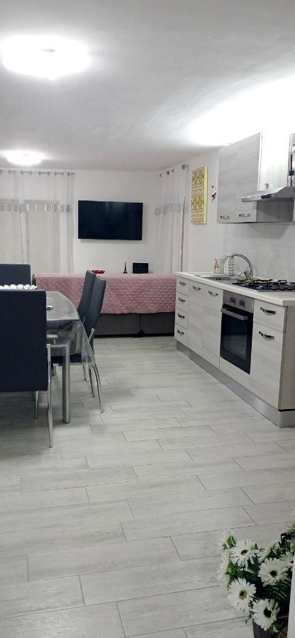 Appartamento Nunzia's House Materdei Napoli Esterno foto