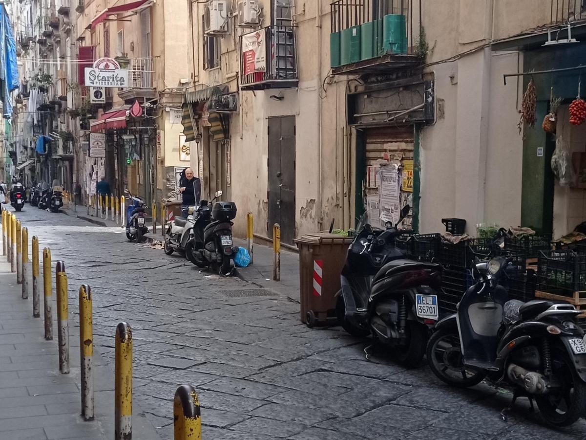 Appartamento Nunzia's House Materdei Napoli Esterno foto