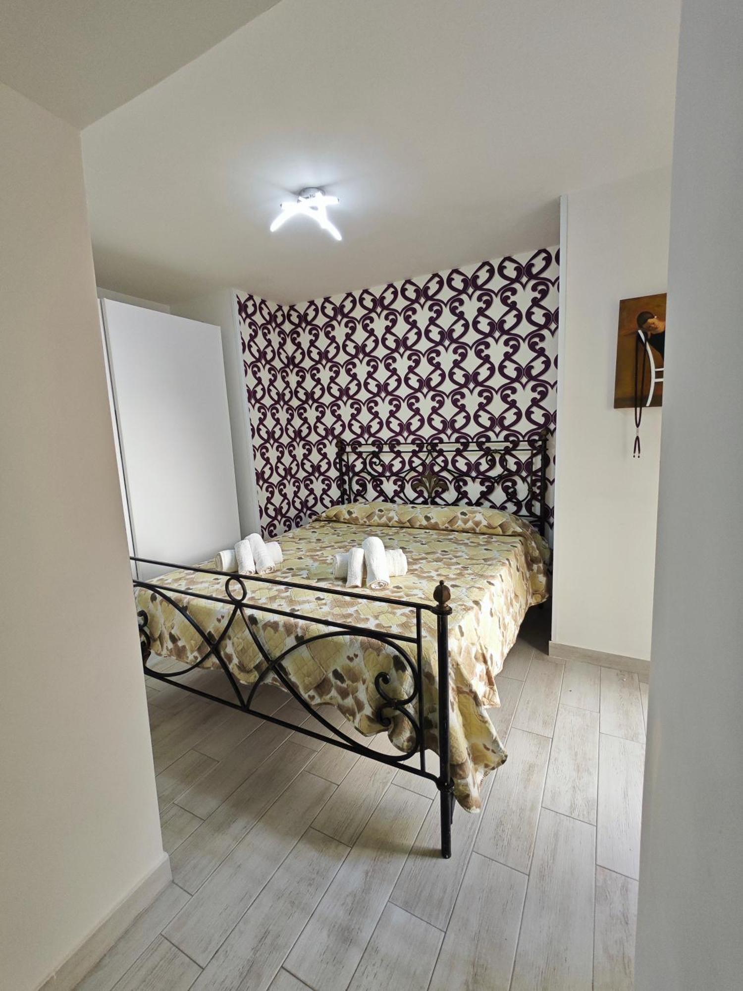 Appartamento Nunzia's House Materdei Napoli Esterno foto